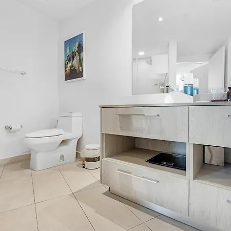 The Ultimate Resort: Beachfront 2BR with Ocean View & Rooftop Amenities Hollywood Exterior photo