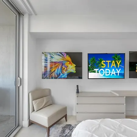 The Ultimate Resort: Beachfront 2BR with Ocean View & Rooftop Amenities Hollywood Exterior photo